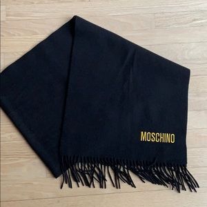 Moschino wool scarf